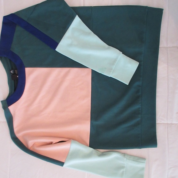 🔷NEVER WORN🔷 Adidas ColorBlock Crewneck - Picture 5 of 8